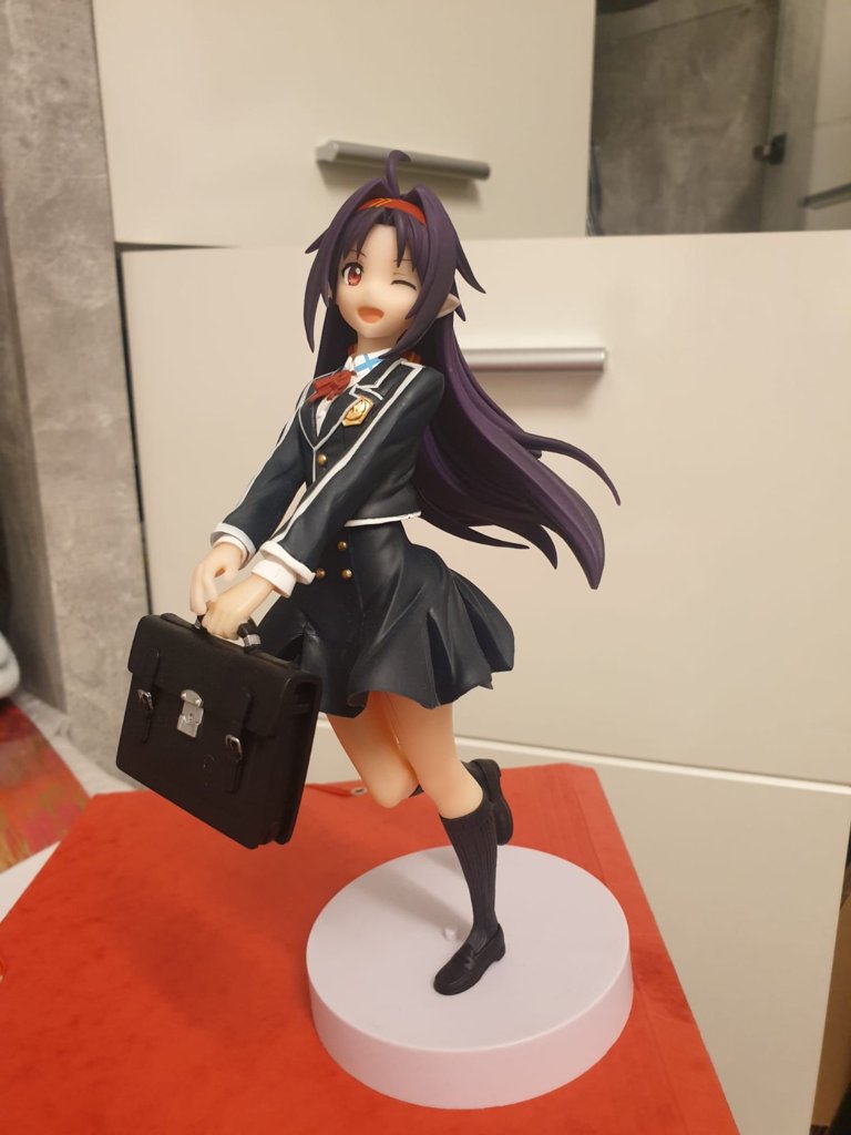 Anime Figur SAO Yuki mit Schuluniform und Aktentasche