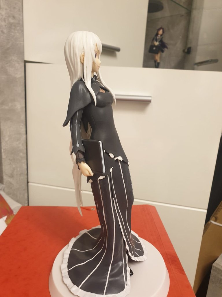Ecchidana Re Zero Anime-Figur mit Buch,