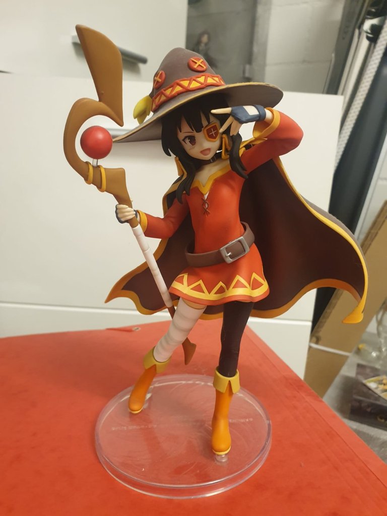 Megumin Anime Figur mit Stab