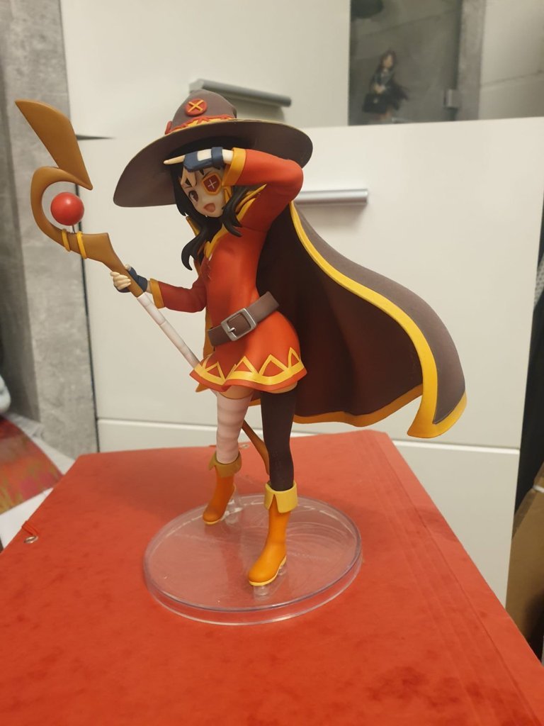 Megumin Anime Figur mit Stab