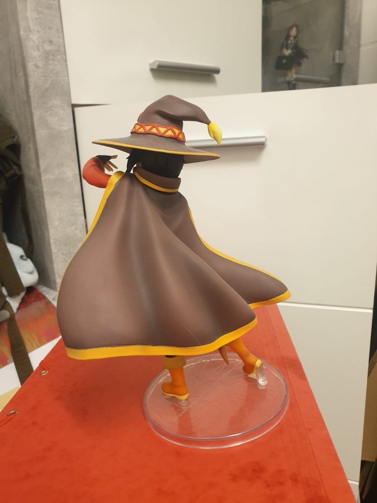 Megumin Anime Figur mit Stab